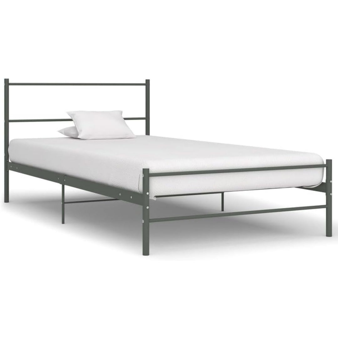 Schlafbett mit Tueren mit Metallgestell grau